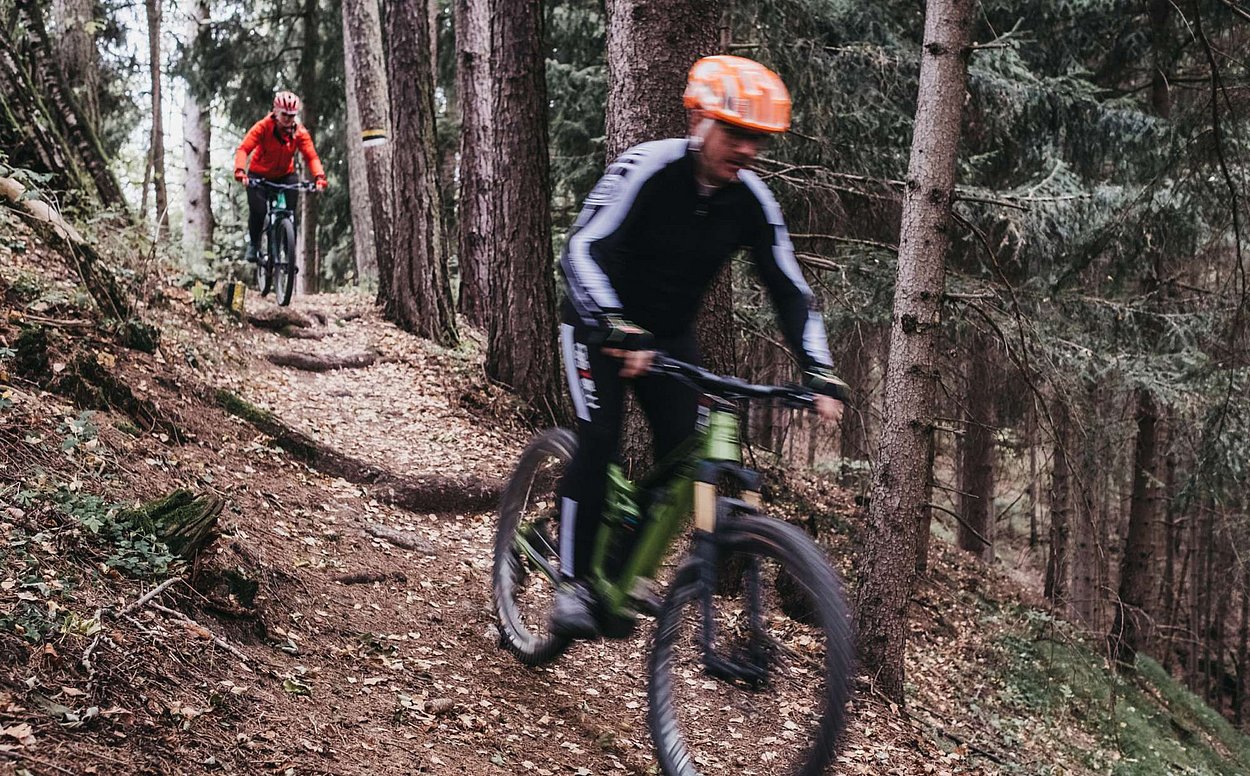 Bikeurlaub Dolomiten / Radfahren rund ums Hotel Rudolf ► Mit dem Rad zum Gipfel des Kronplatzes ► Downhill ► E-Bike ► Hüttentour. Wir haben was Bikerherzen wollen - machen Sie Bikeurlaub in den Dolomiten.