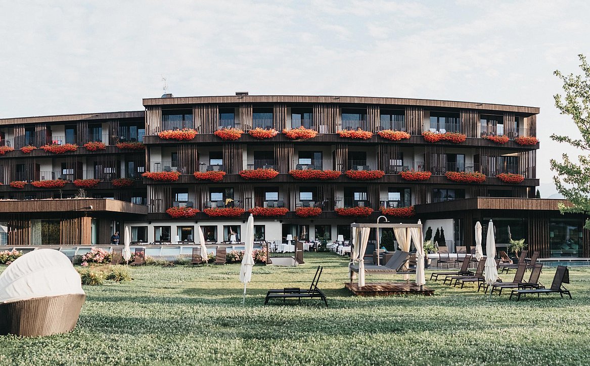 Ski hotel Kronplatz: Hotel Rudolf in summer & winter Ski hotel Kronplatz: Hotel Rudolf in summer & winter