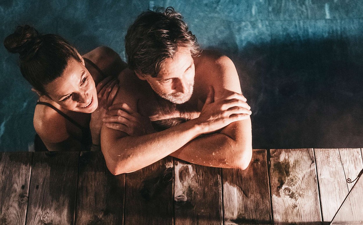 Ruhesuchende erfreuen sich im Hotel Rudolf am Kronplatz im adults only Wellnessbereich ✱ beheizter Außenpool ✱ Outdoor-Whirlpool ✱ Saunen ✱ Ruhebereiche