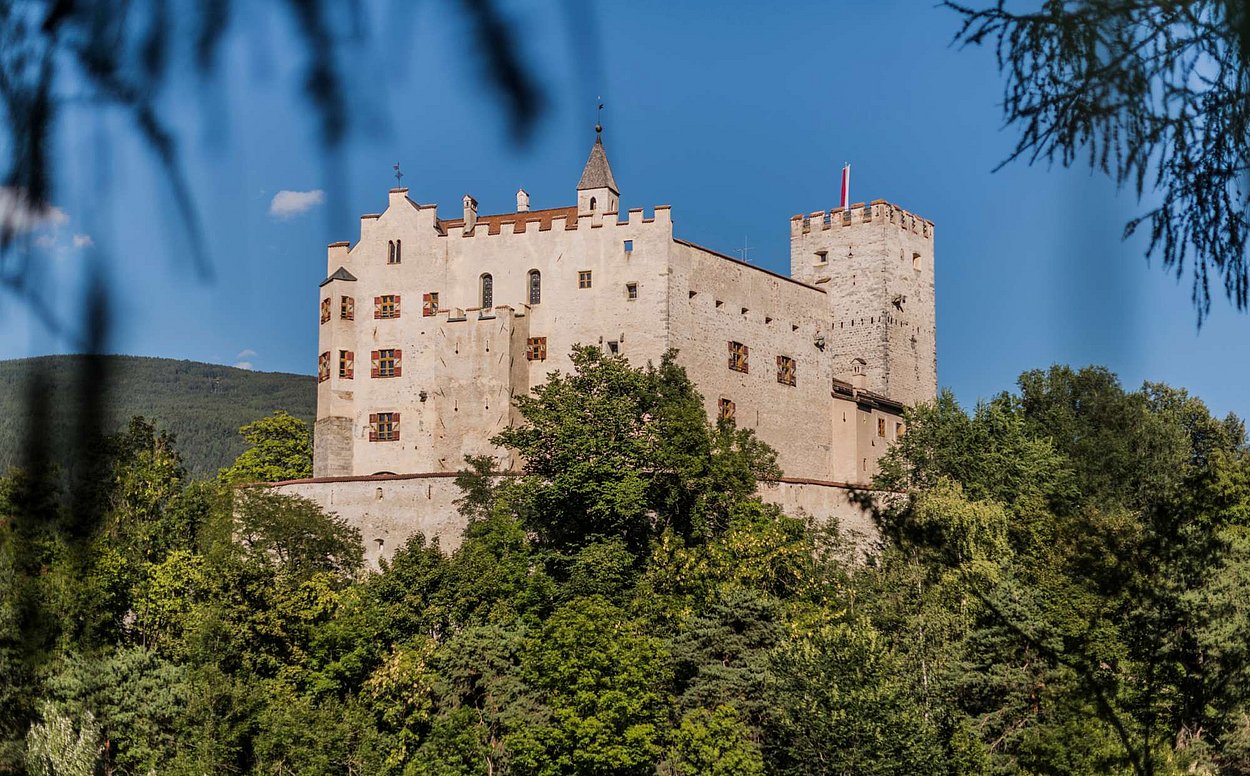 Culture holidays at the Kronplatz ☛ History and art In Val Pusteria in the vicinity of Hotel Rudolf there are a number of museums - including the Messner Mountain Museums. Culture holidays at the Kronplatz.
