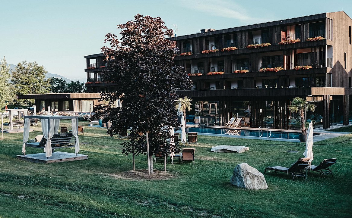 Ski hotel Kronplatz: Hotel Rudolf in summer & winter Ski hotel Kronplatz: Hotel Rudolf in summer & winter